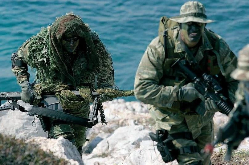 Η περήφανη απάντηση της επίλεκτης μονάδας του ΕΣ στην Τουρκία! (βίντεο)